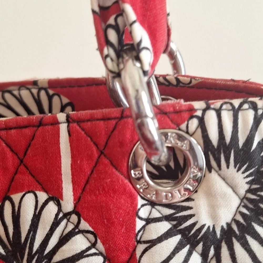 Vera Bradley Sophie Bag Deco Daisy Red White Black Floral Quilted Shoulder Bag
